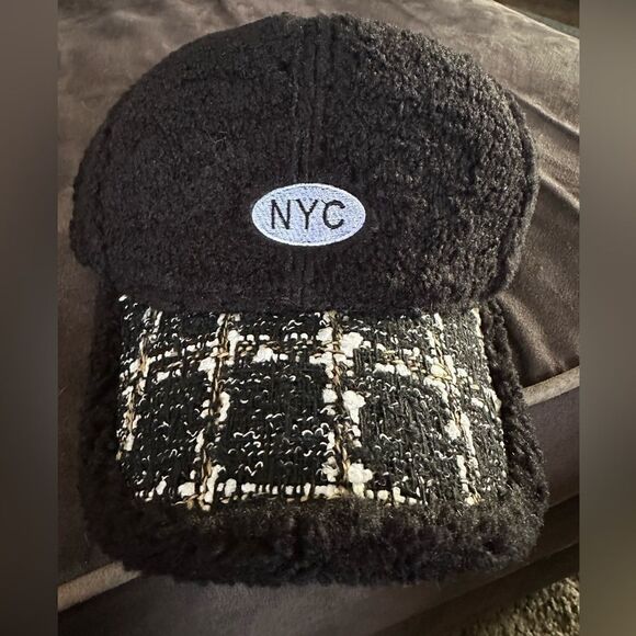 NYC plush Baseball cap . Velcro strap for sizing. Fits most .Polyester. - Picture 4 of 6